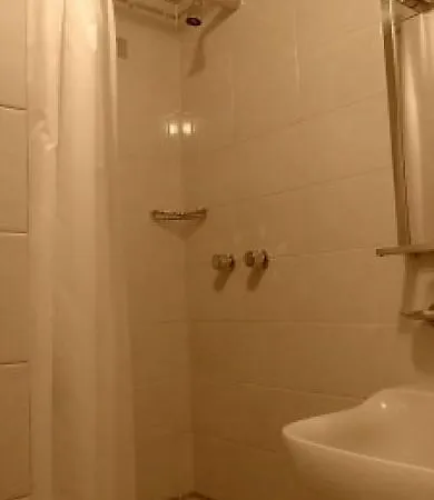 Moderno 3* باري
